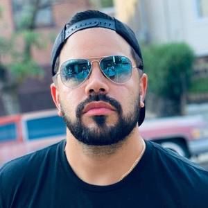 Meet your Posher, Leo